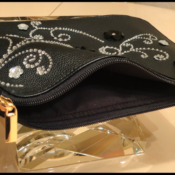 Black Designed Purse - Picture 5 of 6